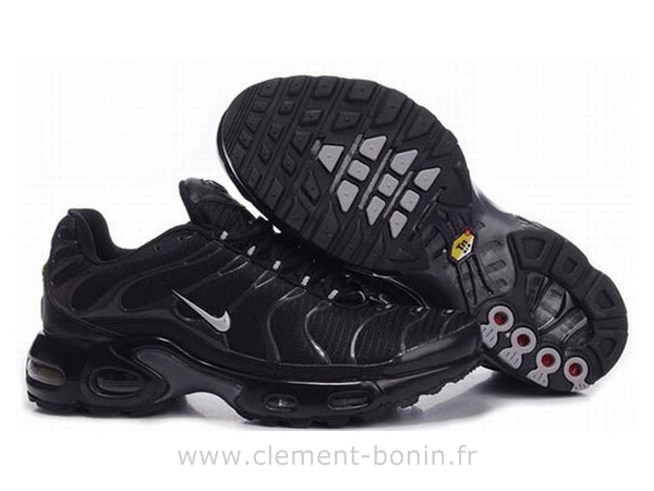 baskets nike air max tn plus txt chaussures de running homme noir baskets nike air max tn plus txt chaussures de running homme noir